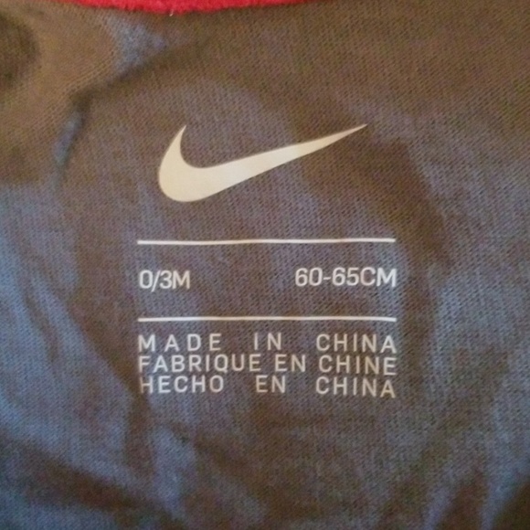 Bundle of 3, size 0-3m onsies - Picture 6 of 7